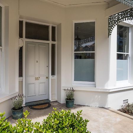 Heritage Honey - Walk To Octagon, Museum & Cafes Dunedin Exterior photo